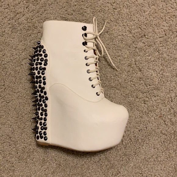 Jeffrey Campbell Damsel SP White Black Size 8 - With Box & Replacement Spikes - Picture 6 of 9